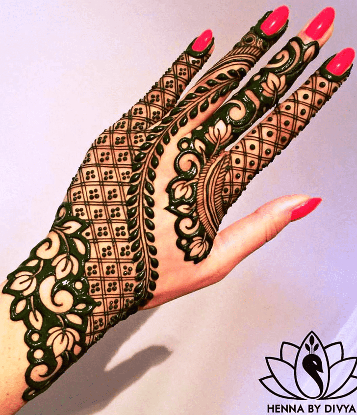 Admirable Fancy Mehndi Design