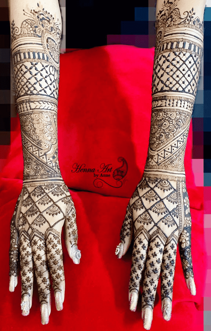 Captivating Fancy Henna Design