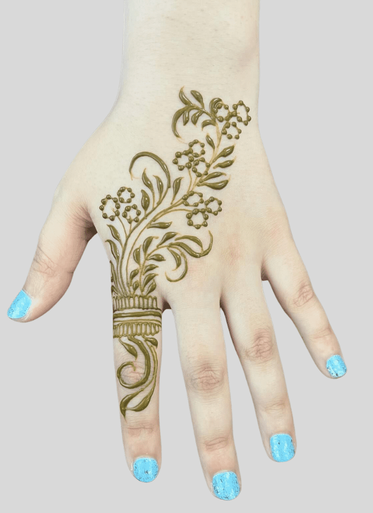 Bewitching Finger Henna design