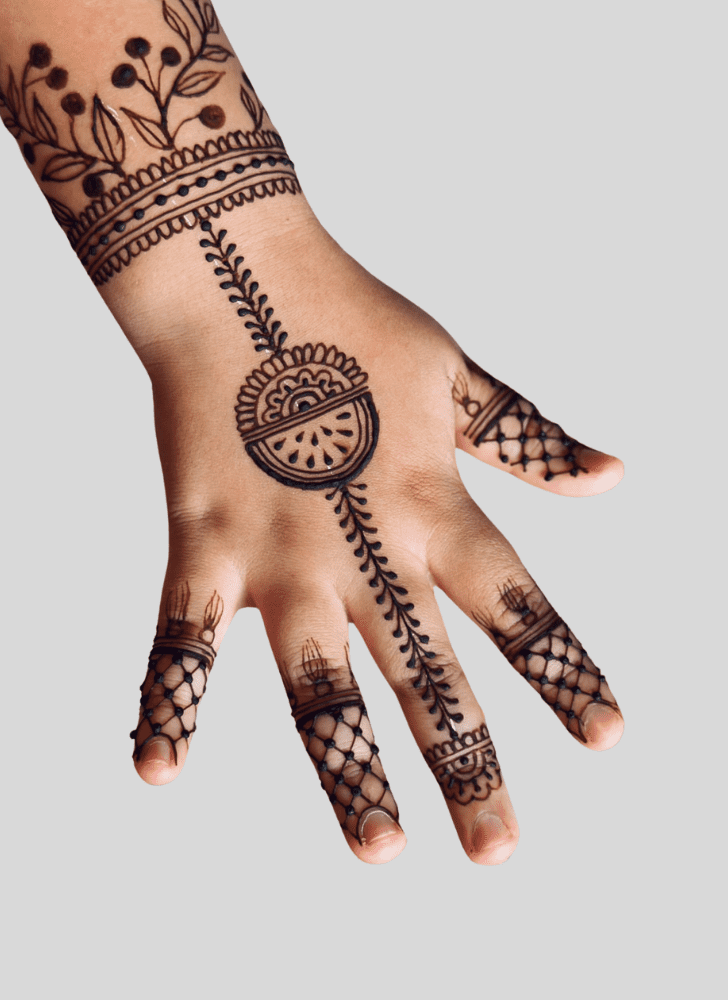 Elegant Finger Henna design