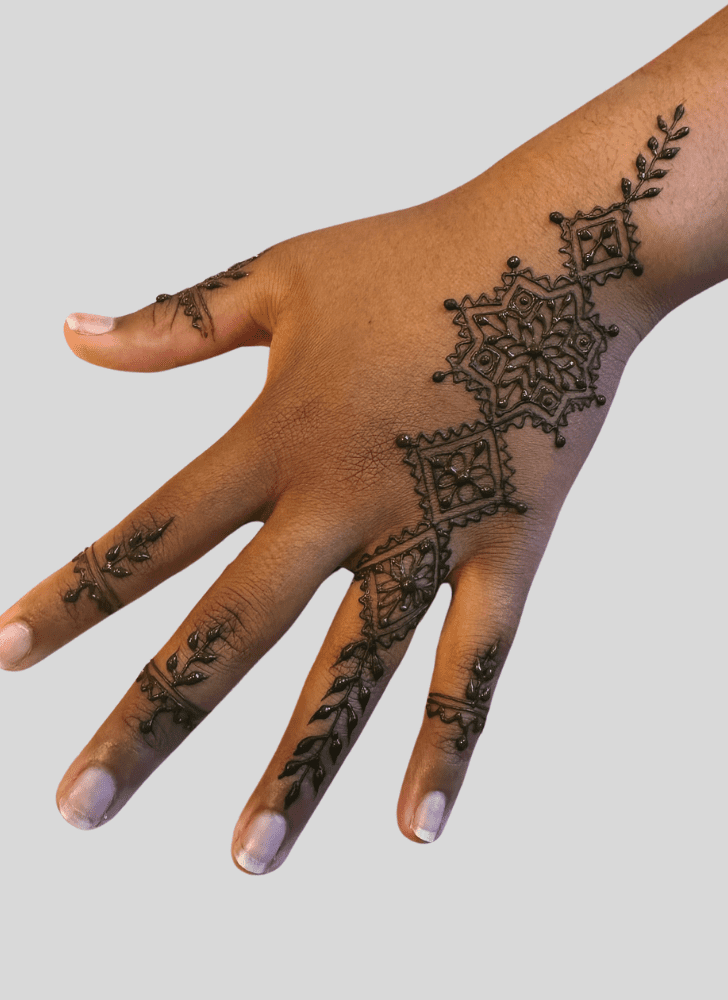 Enticing Finger Henna design