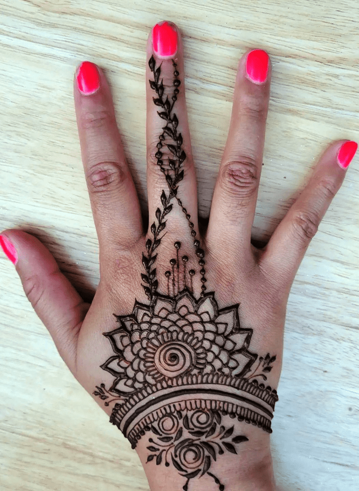 Comely Finland Henna Design