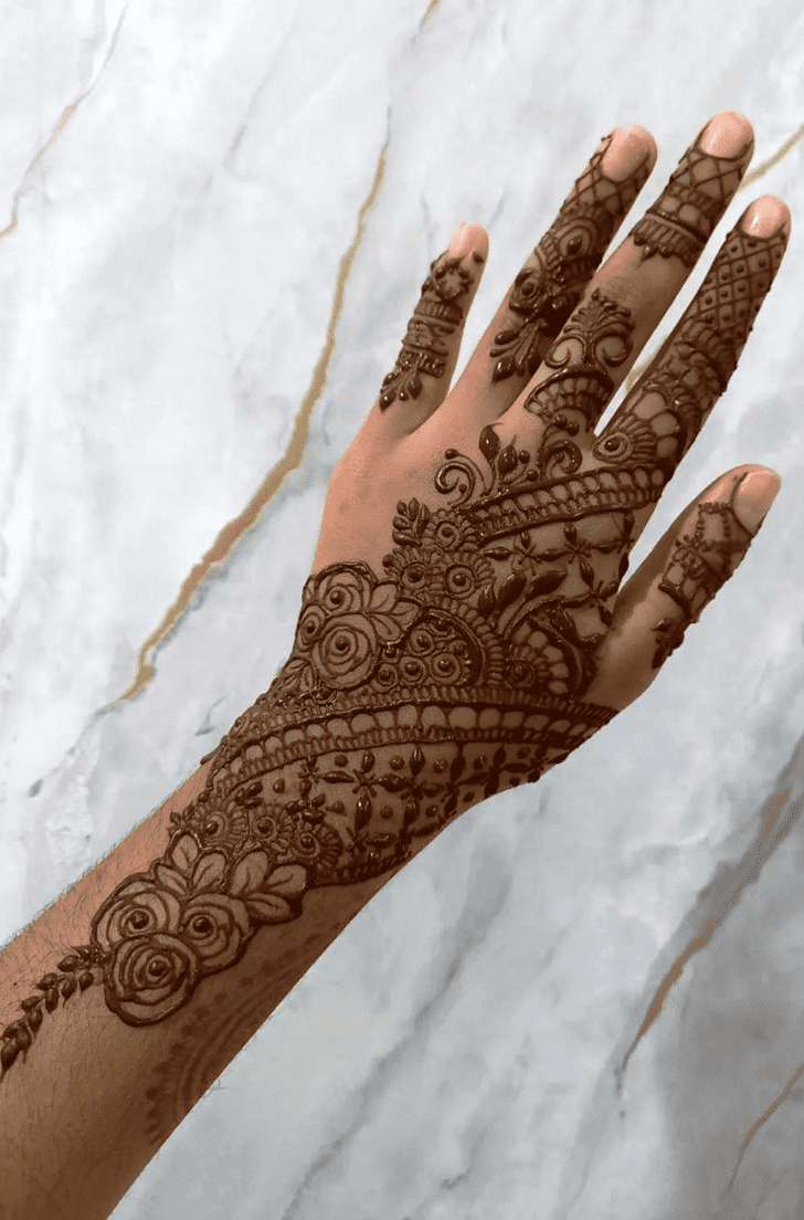 Elegant Finland Henna Design