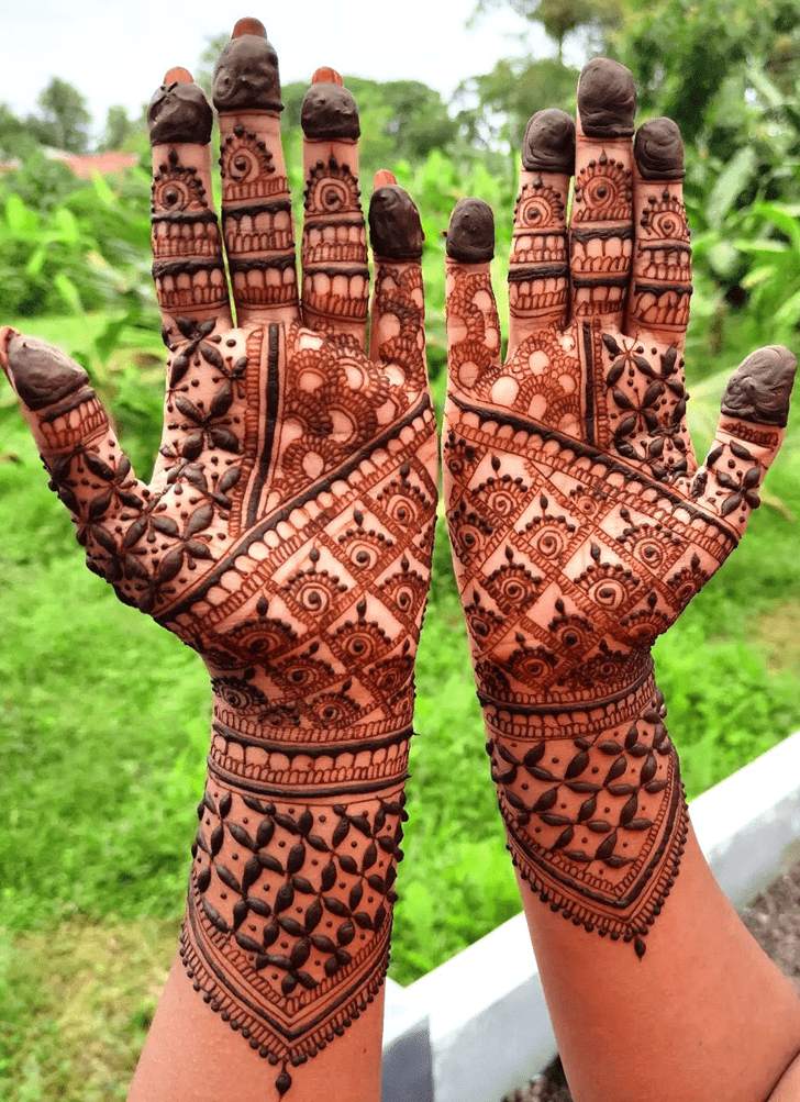 Radiant Finland Henna Design