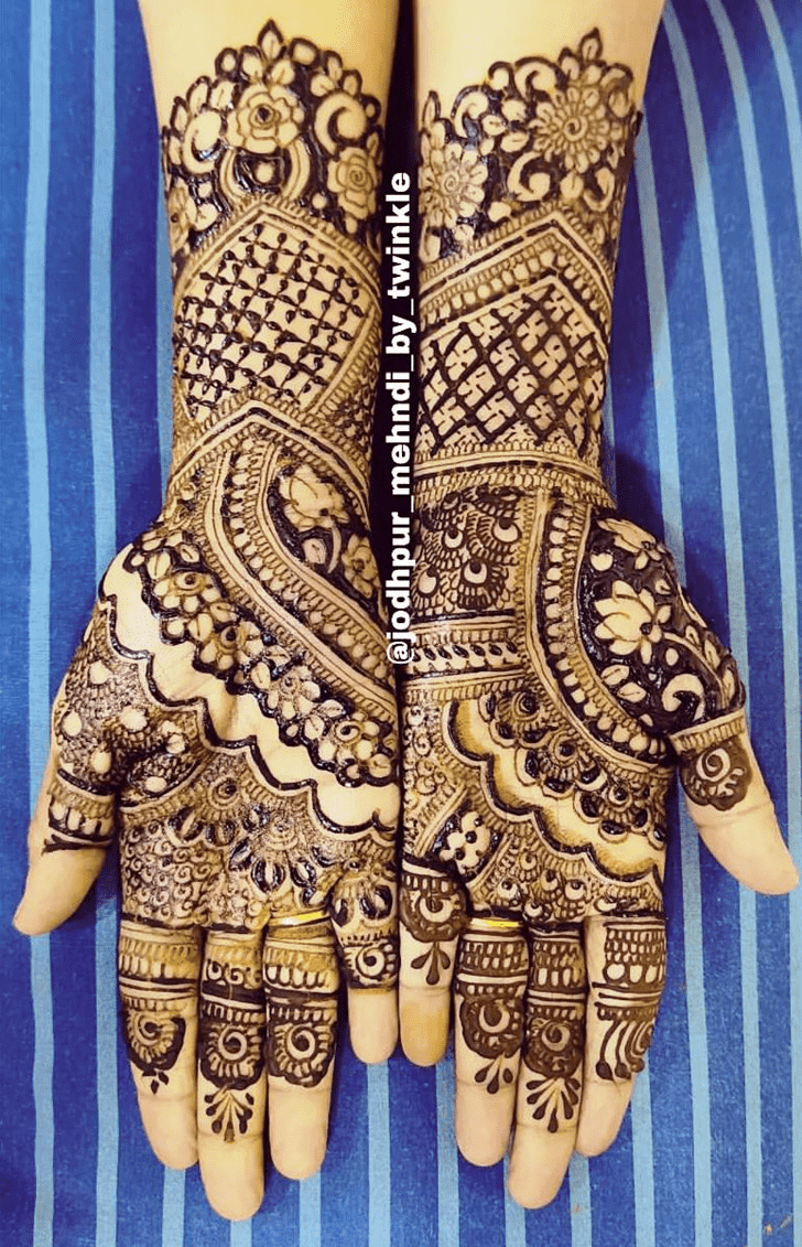 Alluring Flowery Mehndi Design