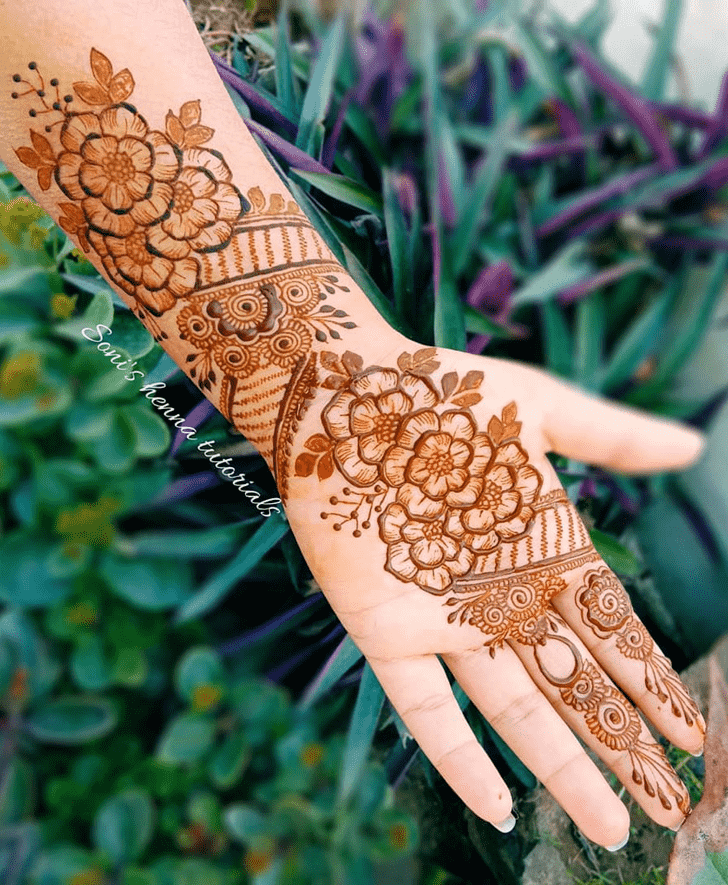 Beauteous Floral Henna Design