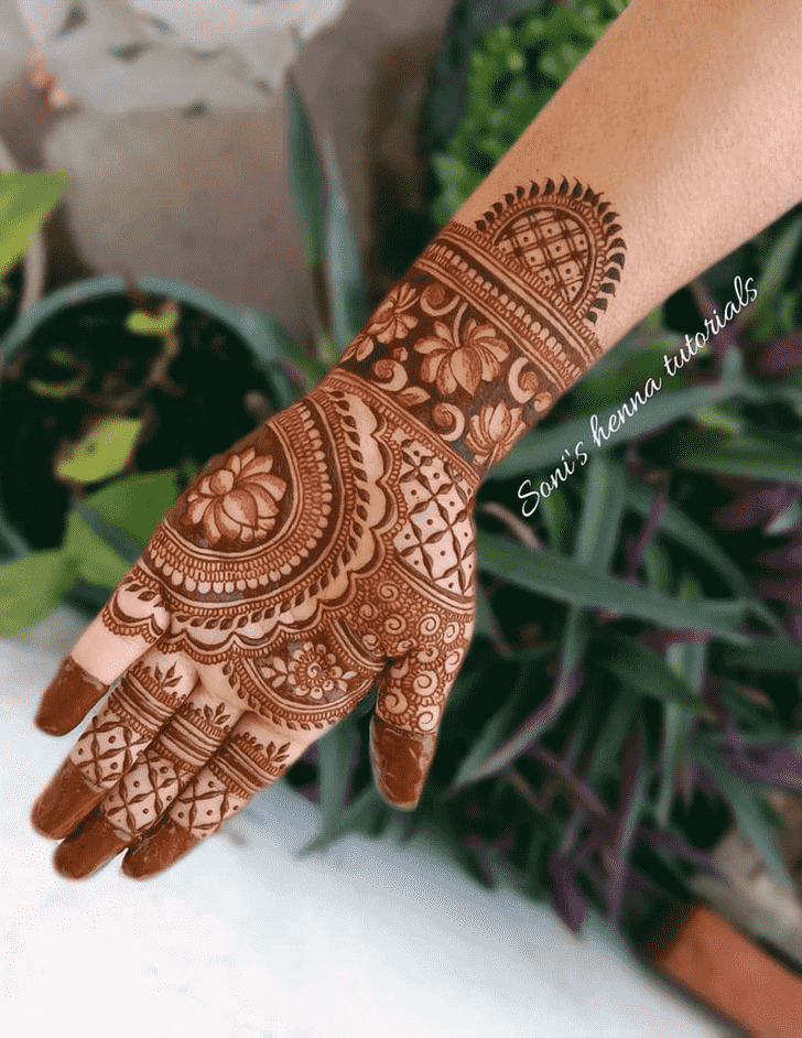Charming Floral Henna Design