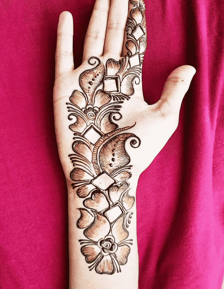 Mesmeric Floral Henna Design