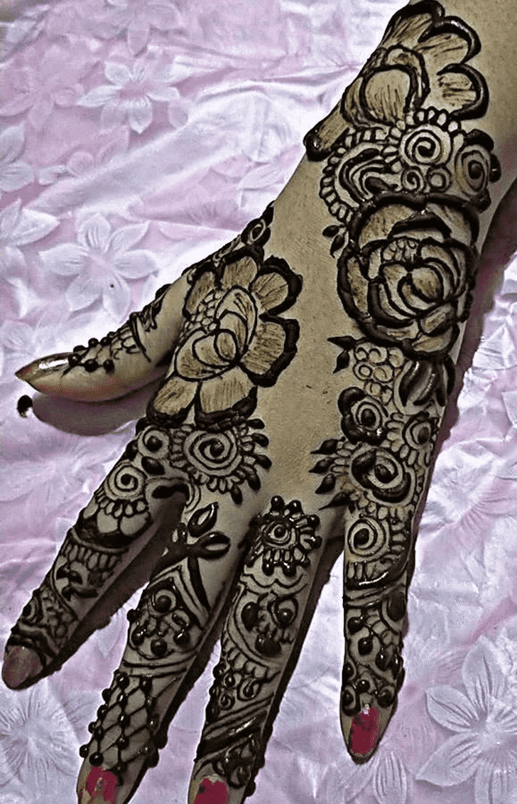 Fine Flowers Mehndi Design