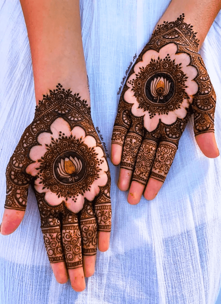 Pleasing Flowers Mehndi Design