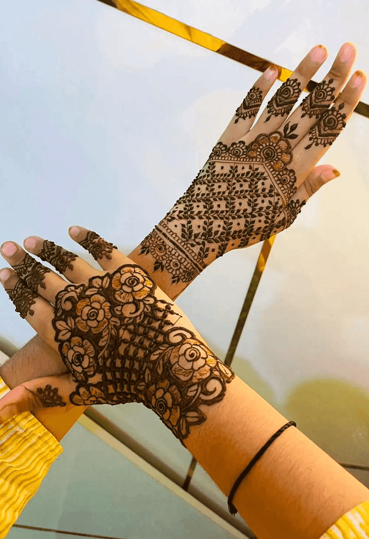 Splendid Flowers Mehndi Design