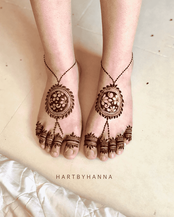 Enticing Flower Henna design