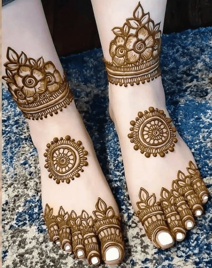 Elegant Foot Henna Design