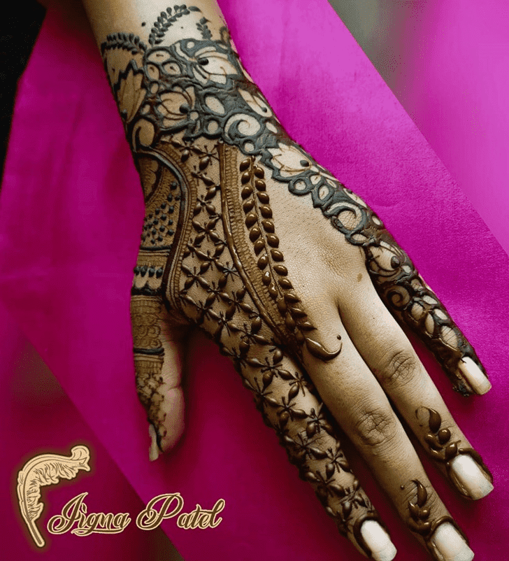 Admirable Friendship Day Mehndi Design