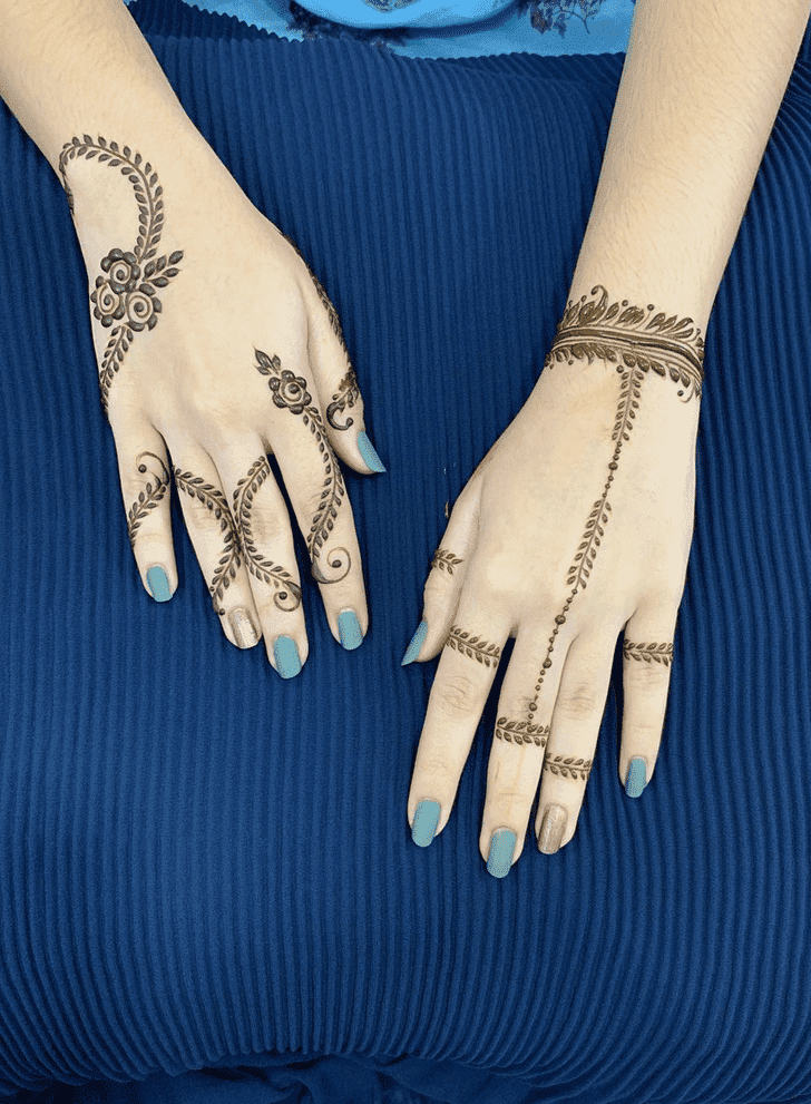 Alluring Friendship Day Henna Design