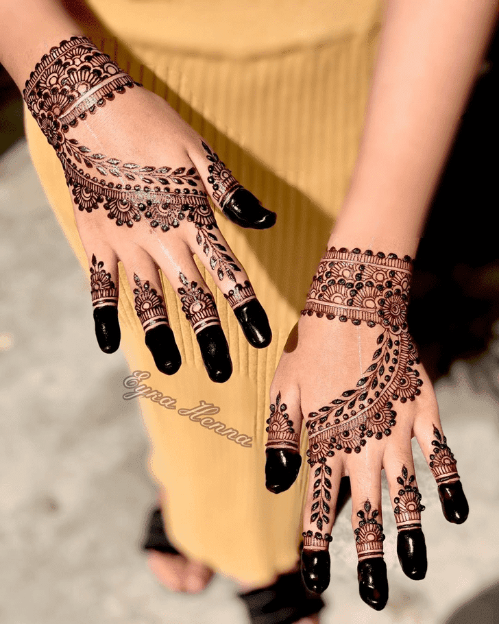 Angelic Friendship Day Henna Design