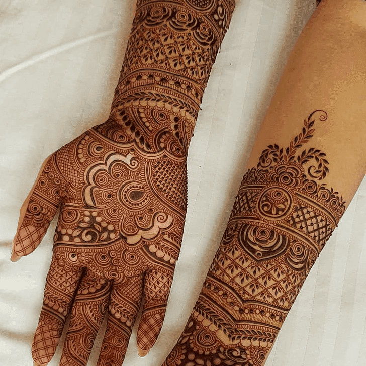 Magnetic Friendship Day Henna Design