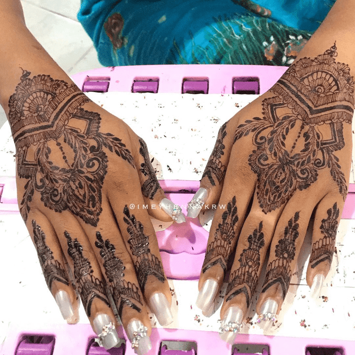 Magnificent Friendship Day Henna Design