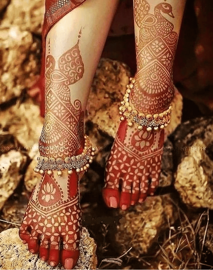 Pretty Friendship Day Henna Design