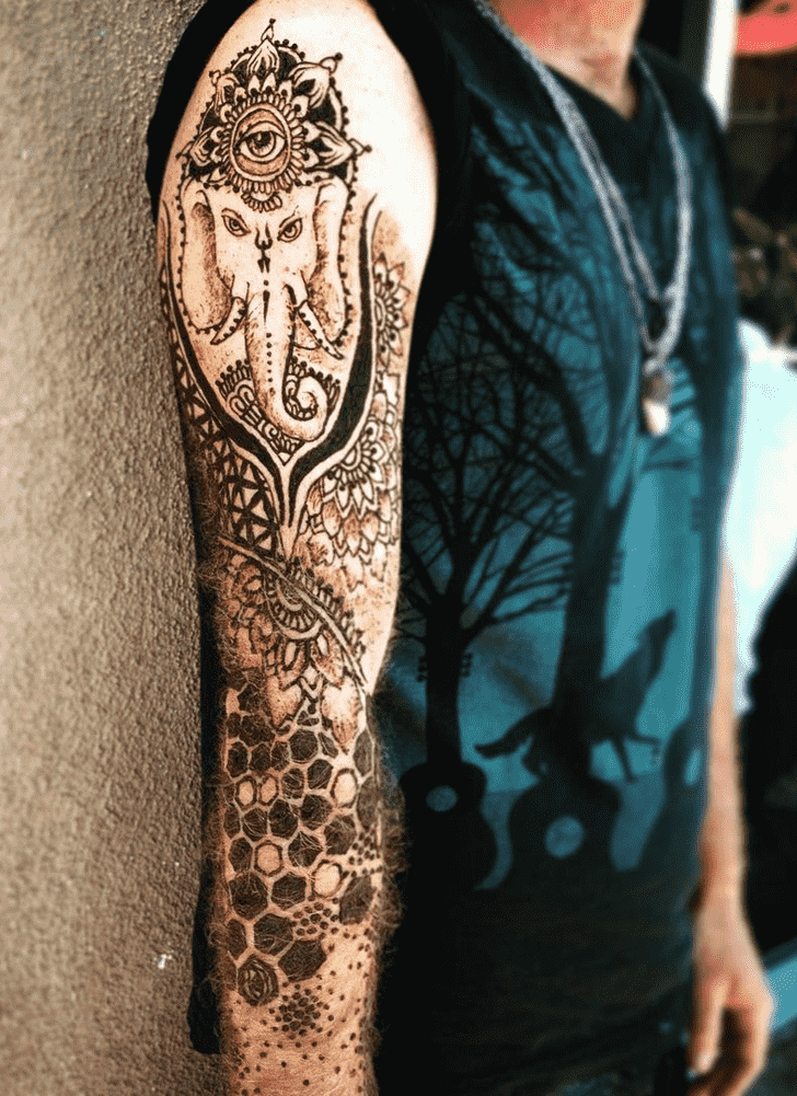 Resplendent Ganesh Henna Design