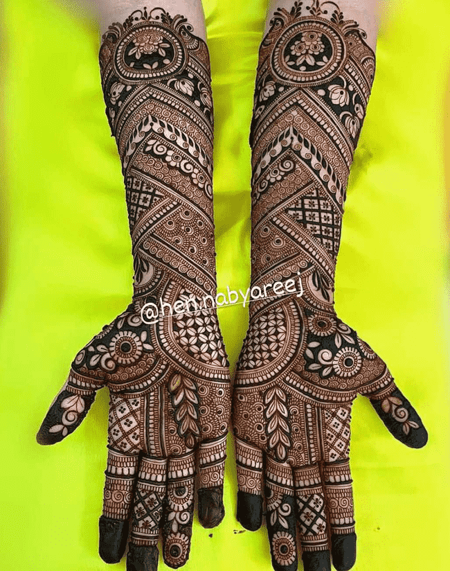 Wonderful Ghazni Mehndi Design