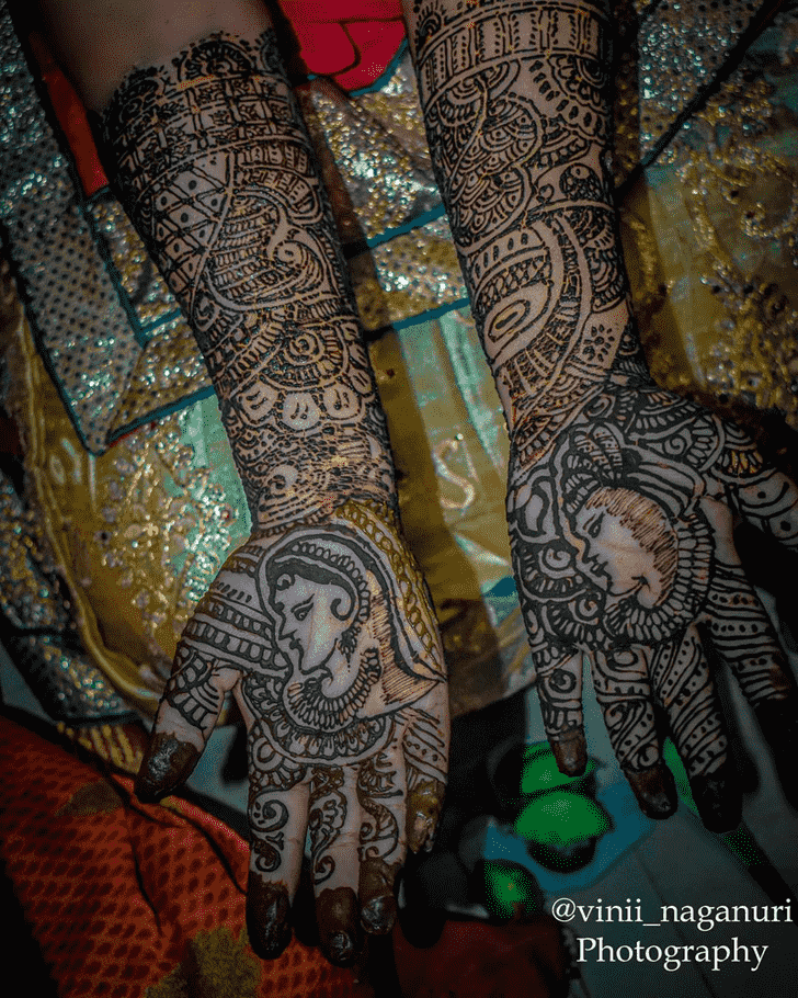 Pretty Girls Henna Design