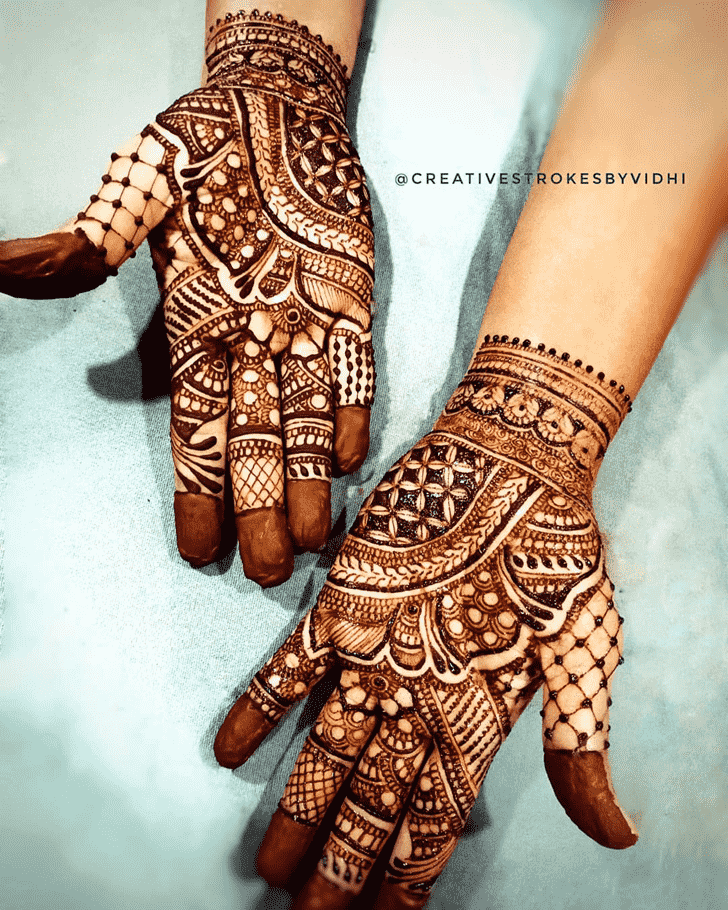 Splendid Girls Henna Design