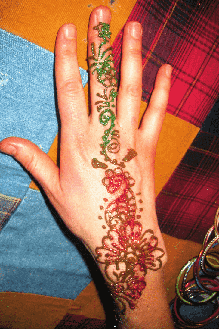 Fetching Glitter Henna Design