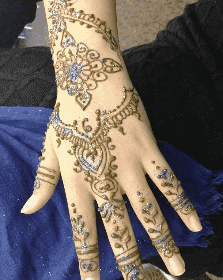 Gorgeous Glitter Henna Design