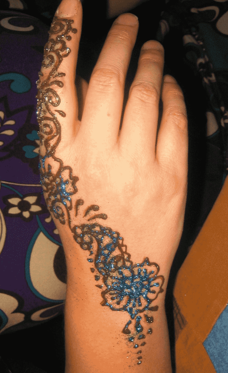 Nice Glitter Henna Design