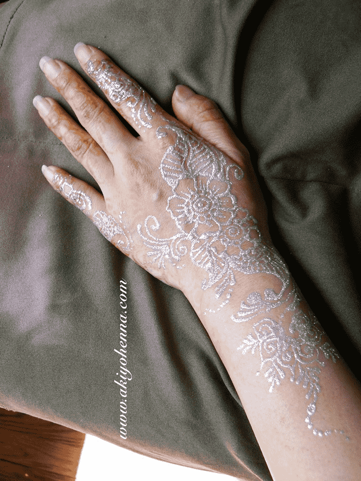 Pleasing Glitter Henna Design