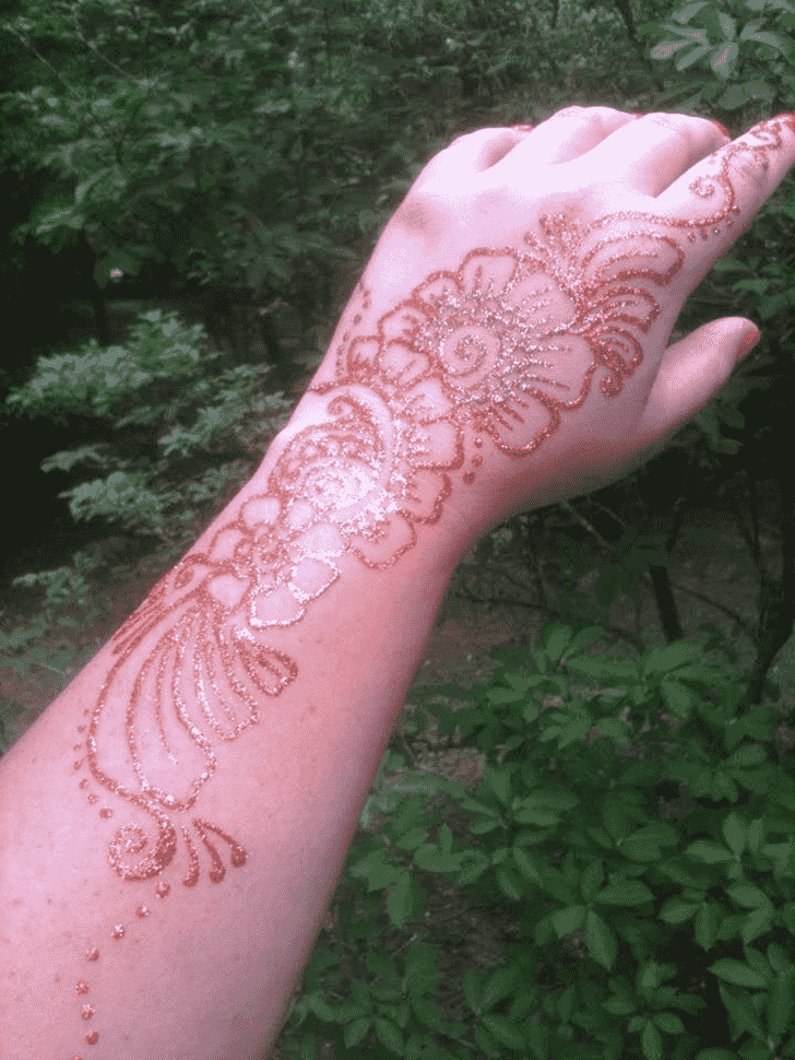 Stunning Glitter Henna Design