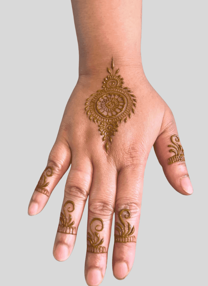 Exquisite Glow Henna Design