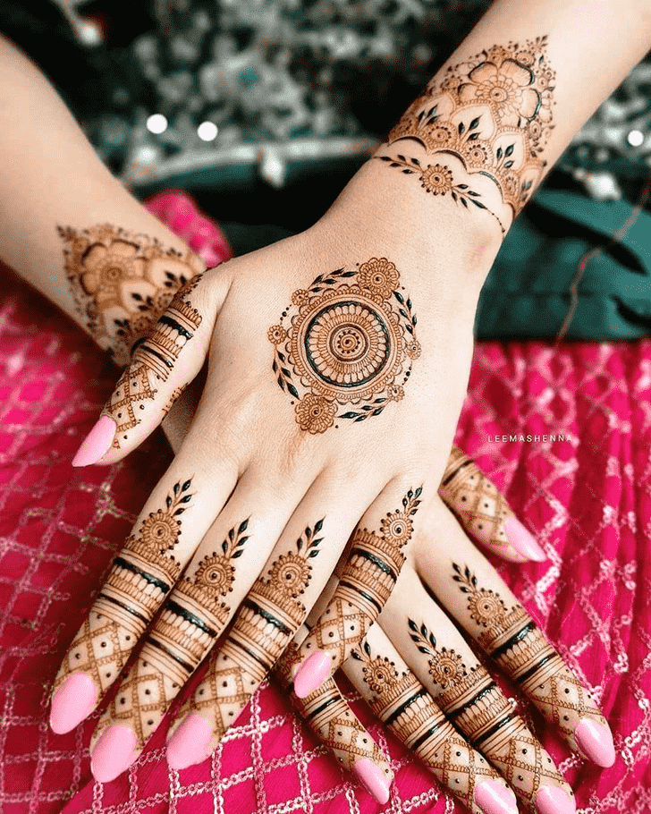 Delicate Goa Henna Design