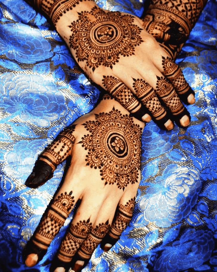 Splendid Gol Tikki Henna Design