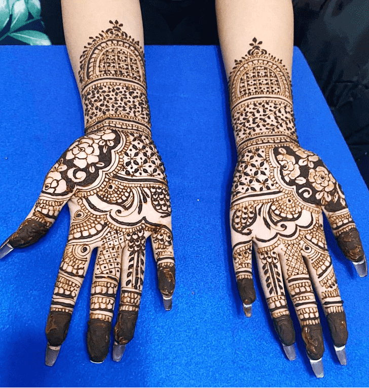 Enticing Gorgeous Henna Design