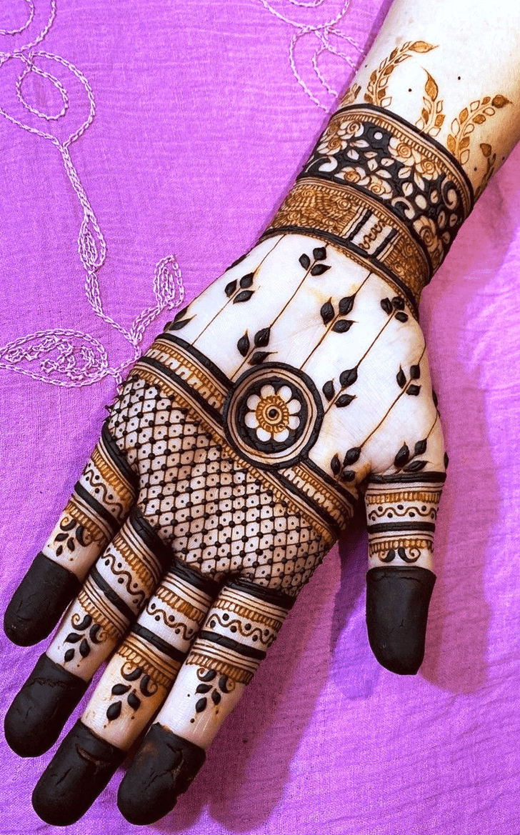 Mesmeric Gorgeous Henna Design