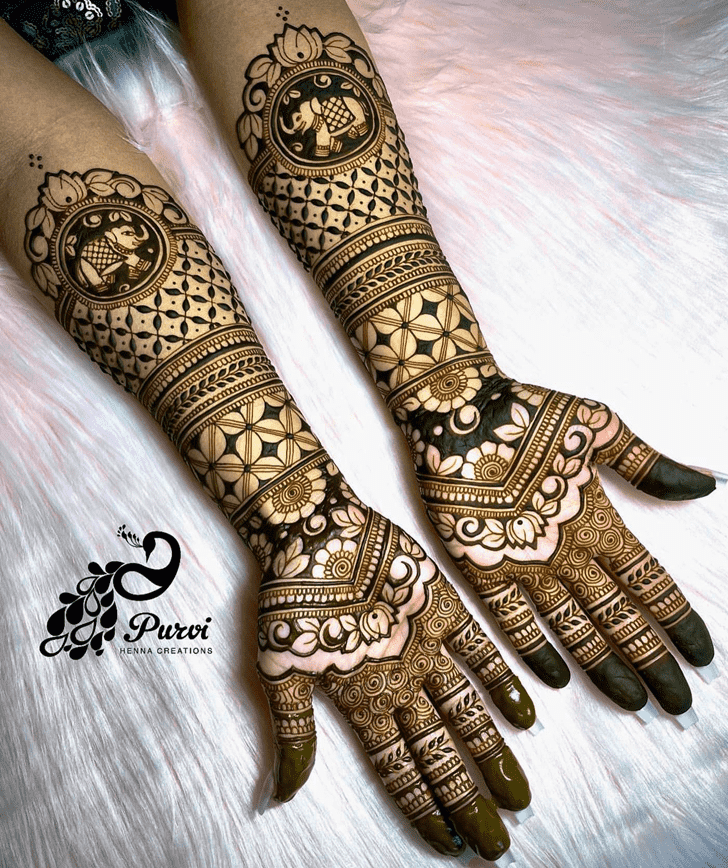 Beauteous Graceful Henna Design