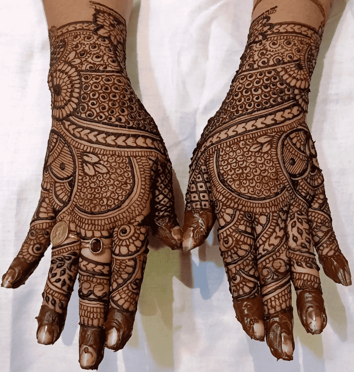 Gorgeous Graceful Henna Design