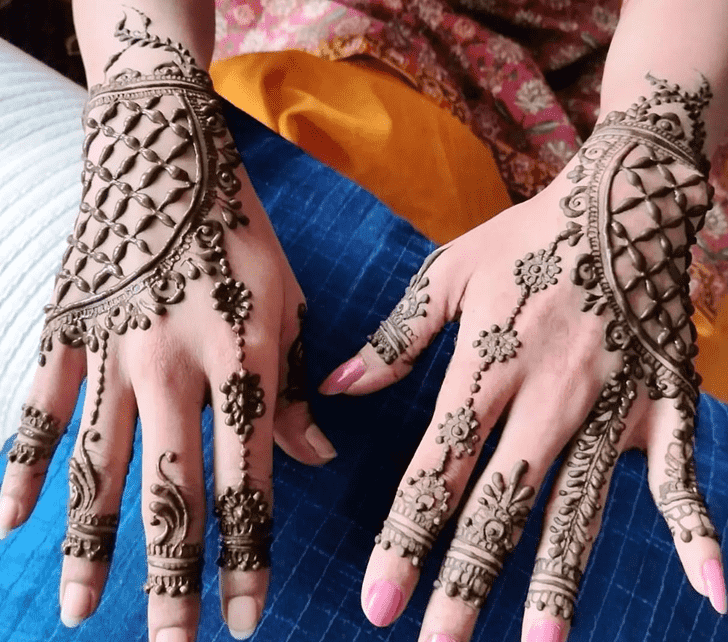 Grand Graceful Henna Design