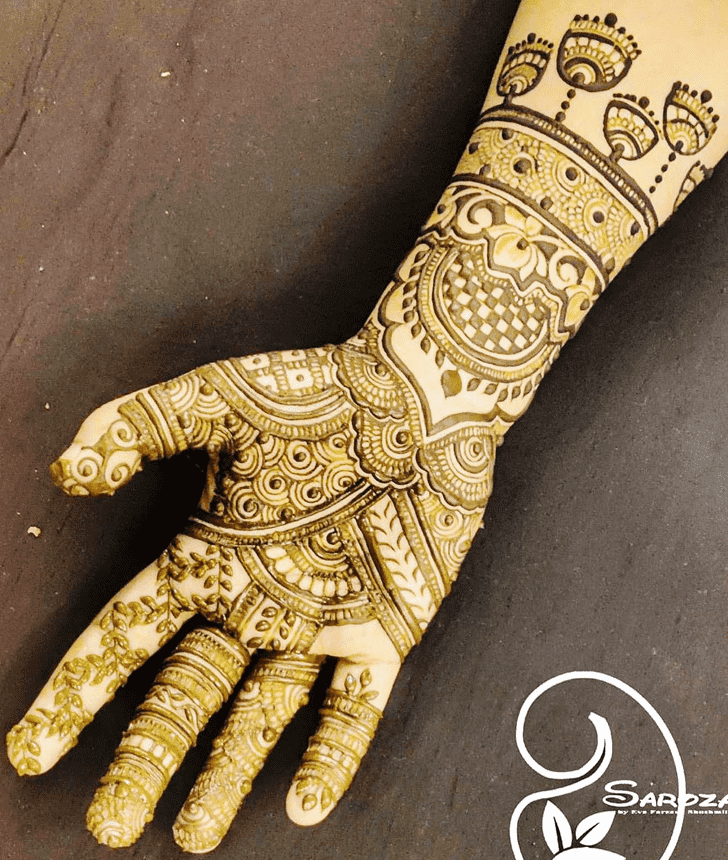 Inviting Graceful Henna Design