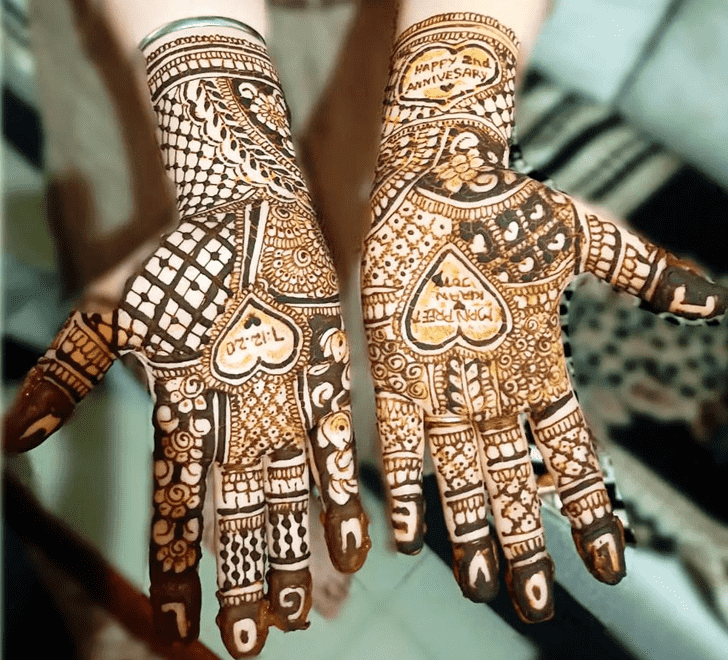 Refined Graceful Henna Design