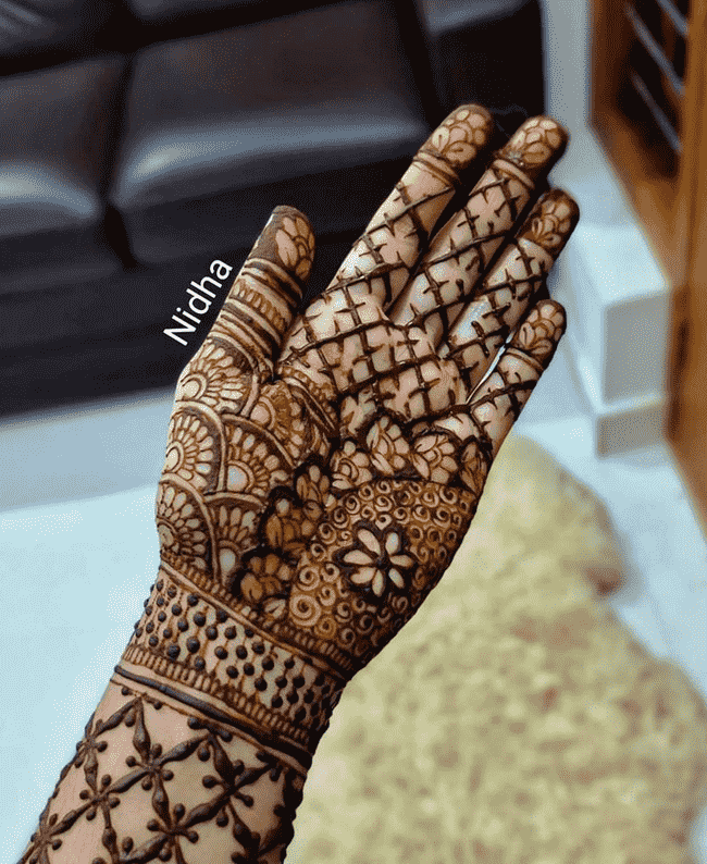 Radiant Gujranwala Henna Design