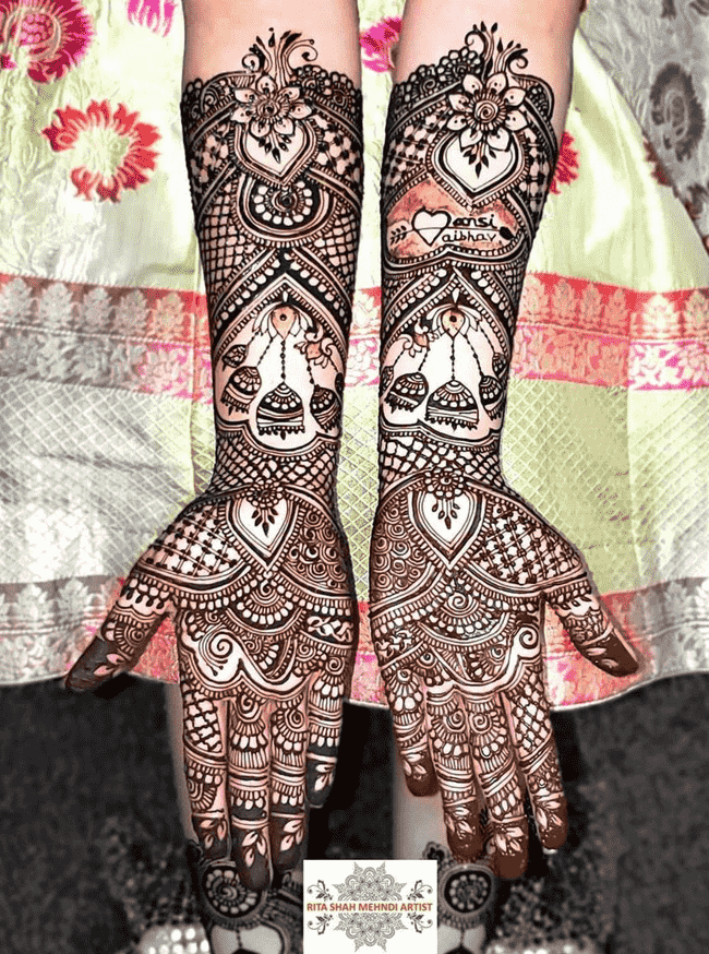 Resplendent Gujranwala Henna Design