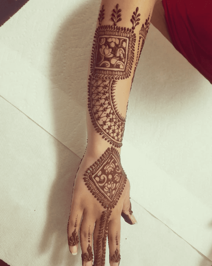 Beauteous Gulf Henna Design