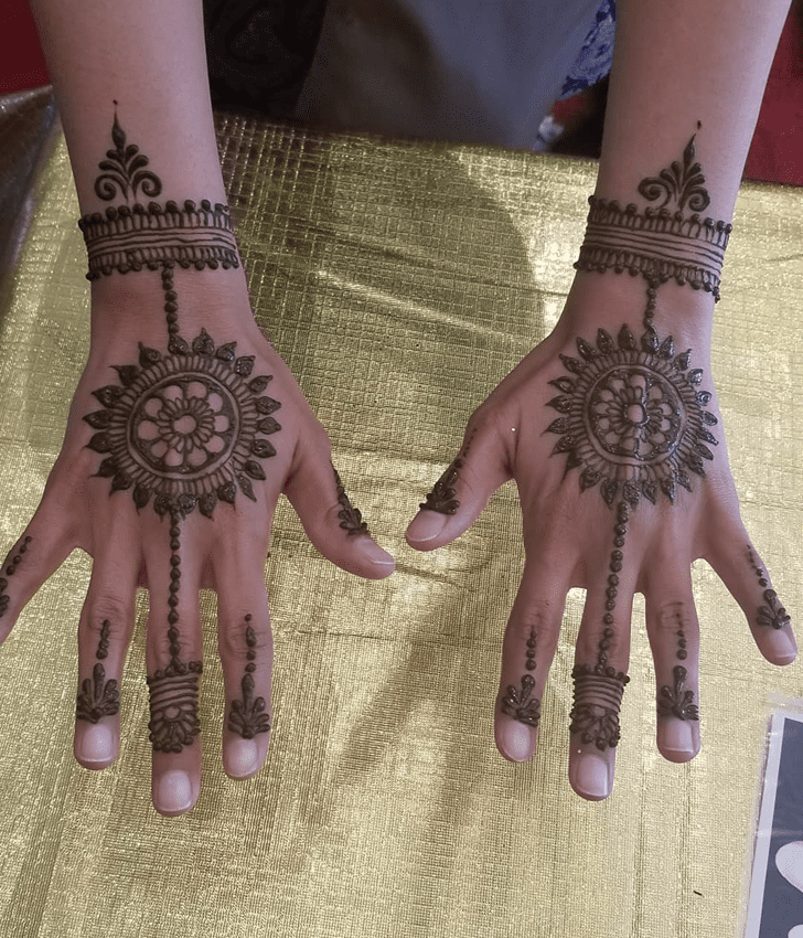 Lovely Gulf Mehndi Design