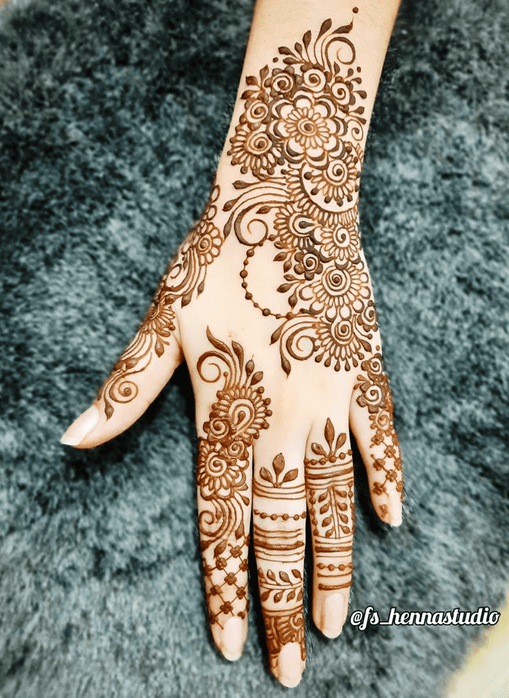 Delightful Gulmarg Henna Design