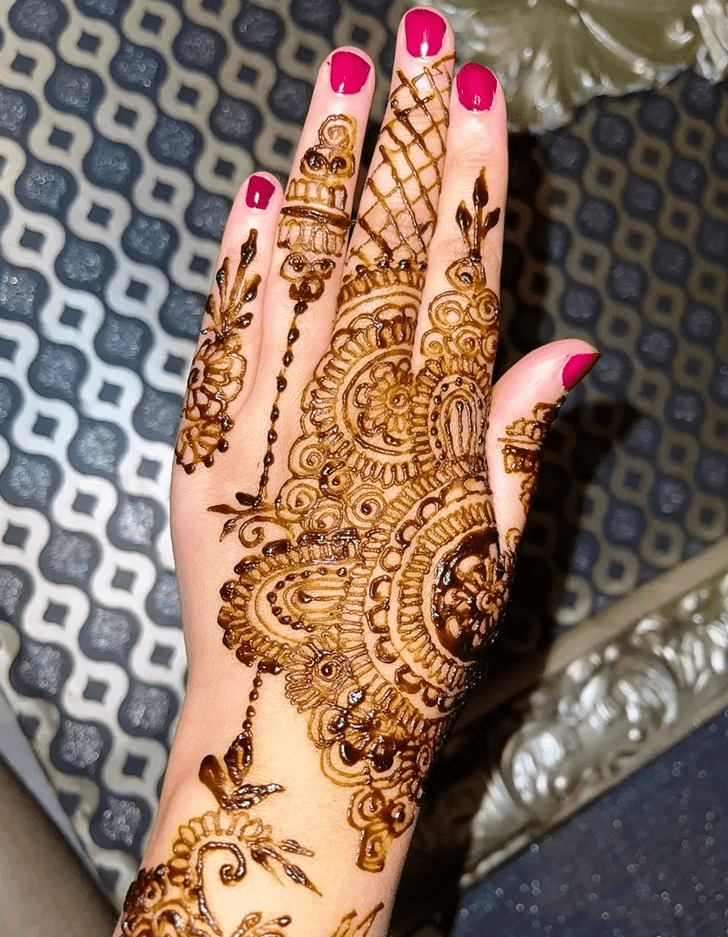 Good Looking Gulmarg Henna Design