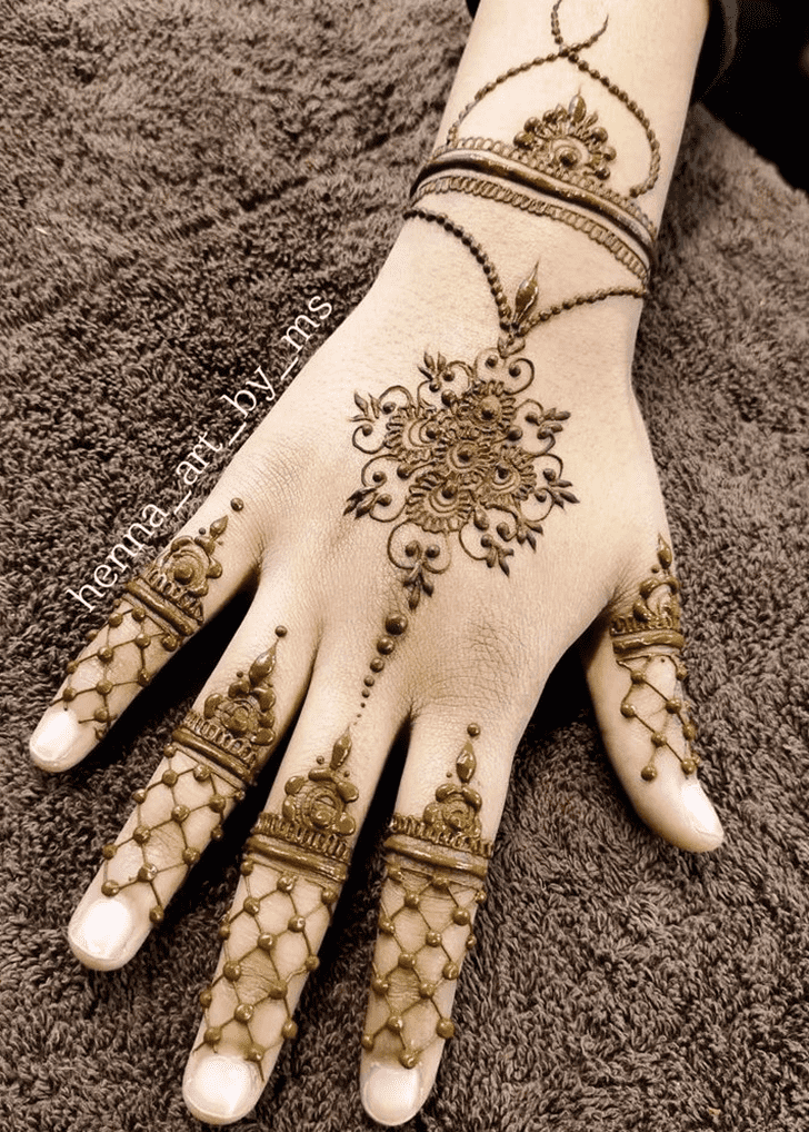 Lovely Gulmarg Mehndi Design