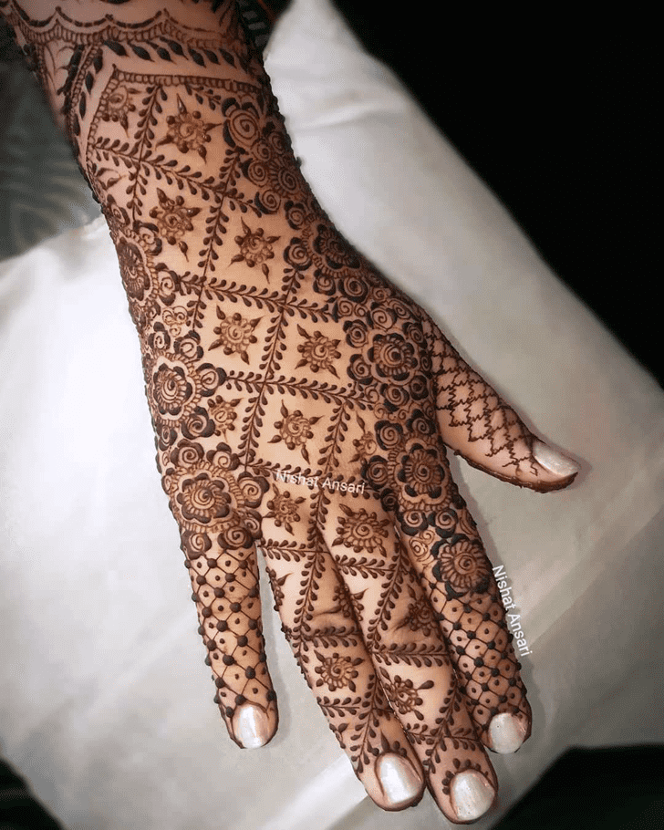 Slightly Gulmarg Henna Design